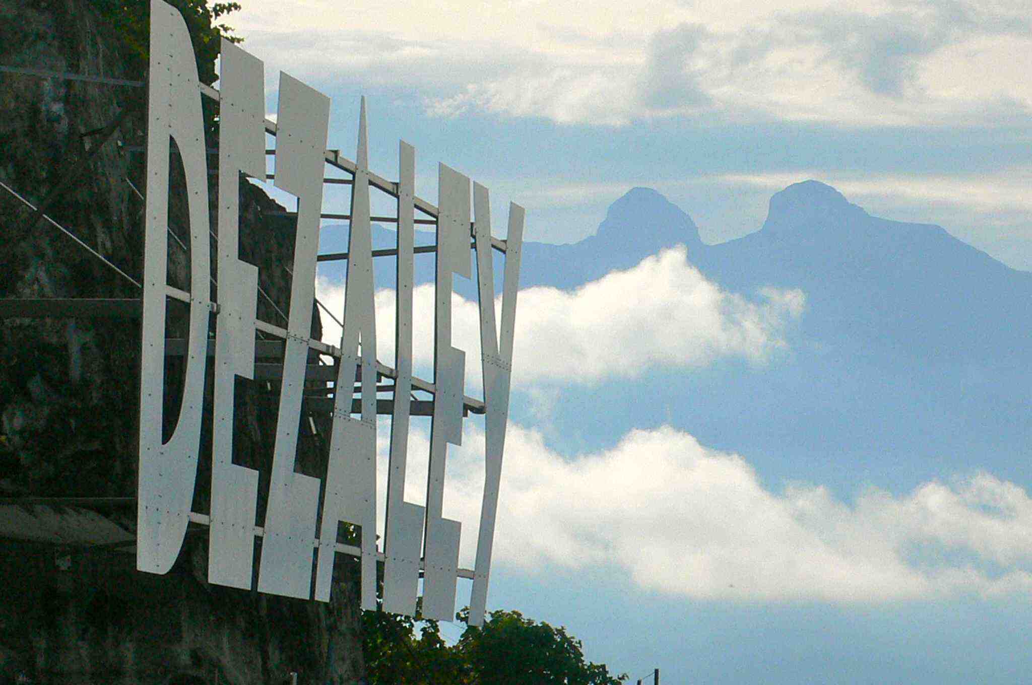 dez_panob.jpg dez_panob.jpg